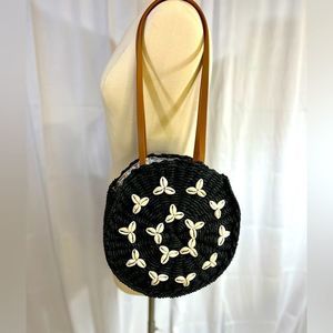 Resort/ vacation basket shoulder bag shell detail - preloved like new